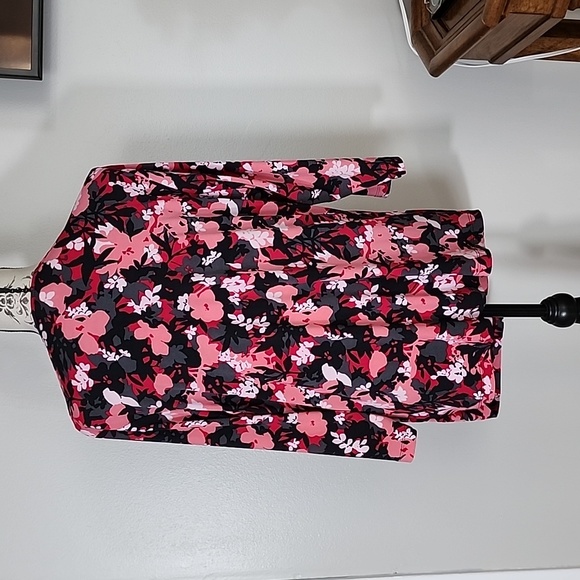 JM COLLECTION FLORAL PRINT TOP - Picture 2 of 3